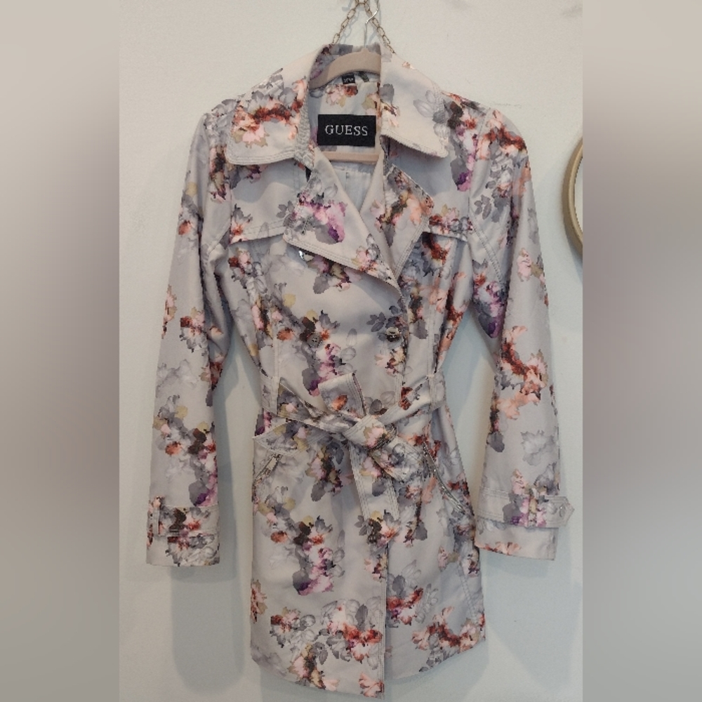 Floral Guess Raincoat/trench coat